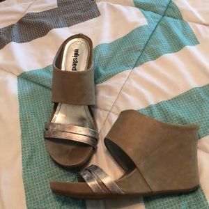 Tan Wedges